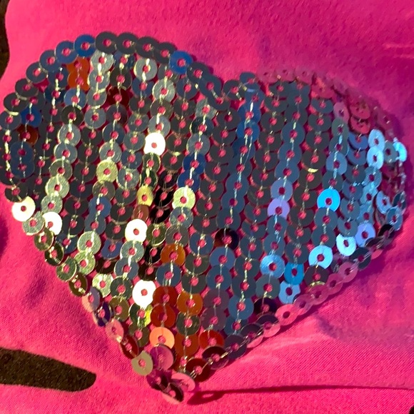 Grumpy & Gorgeous Barbie pink “Love My Bed” with silver sequin heart PJ top - Picture 6 of 8